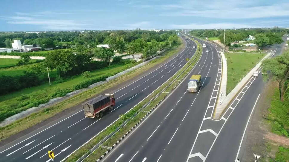 Six lane highway
